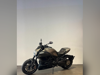 Ducati Diavel Titanium - 2015 - Color Matt Green