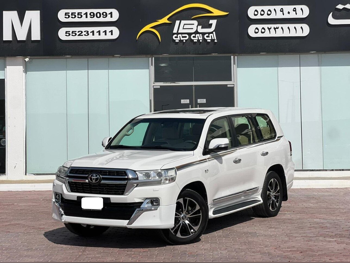 Toyota  Land Cruiser  VXR  2019  Automatic  224,000 Km  8 Cylinder  Four Wheel Drive (4WD)  SUV  White