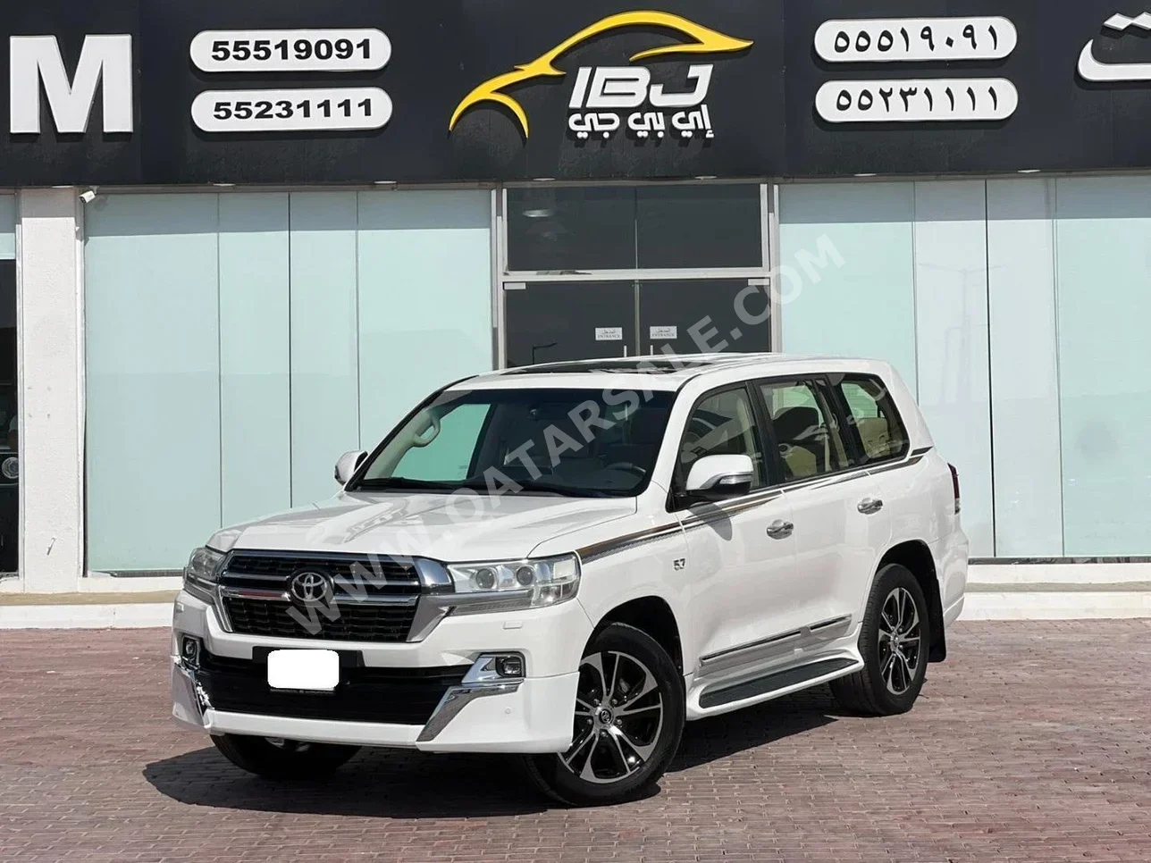 Toyota Land Cruiser VXR 2019 Automatic 224,000 Km 8 Cylinder Four Wheel Drive (4WD) SUV White