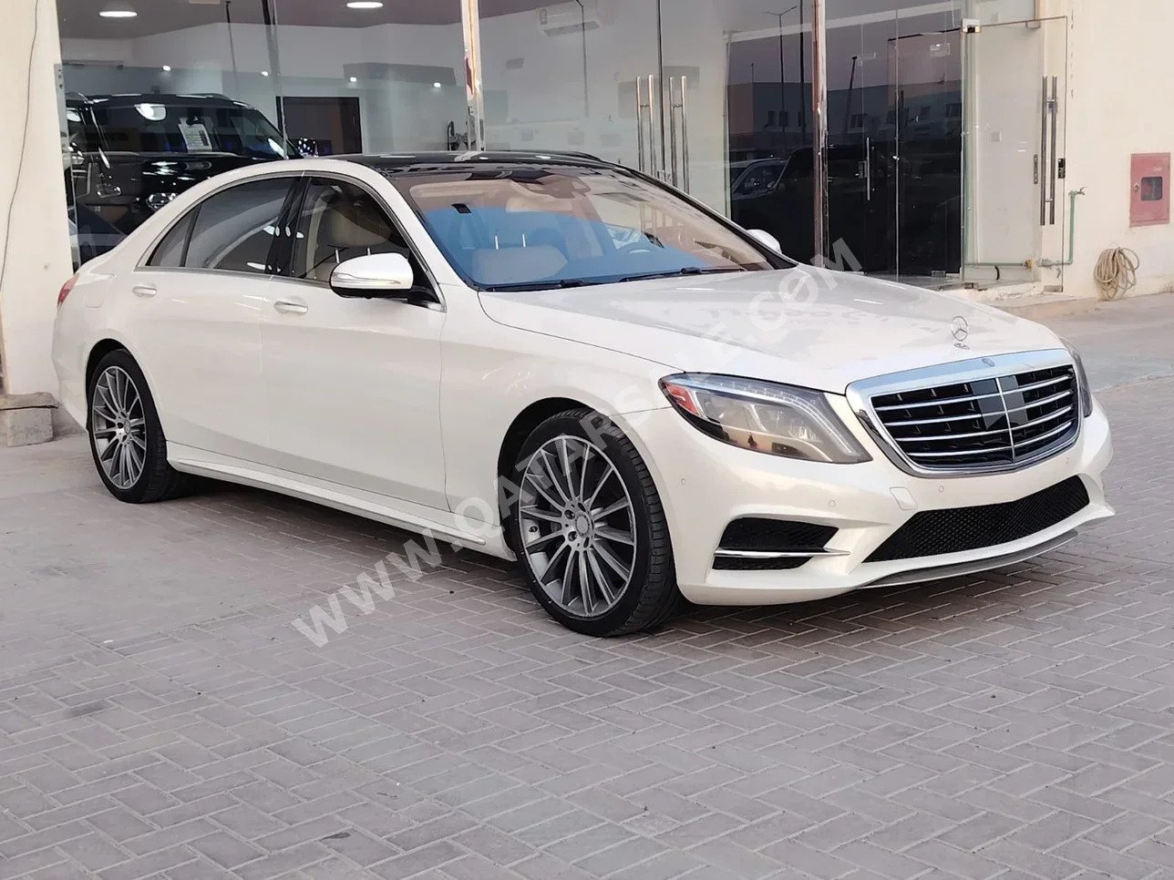 مرسيدس - بنز  اس - كلاس  550 أي أم جي  2015  اوتوماتيك  50,000 كم  8 سلندر  دفع خلفي  سيدان  أبيض