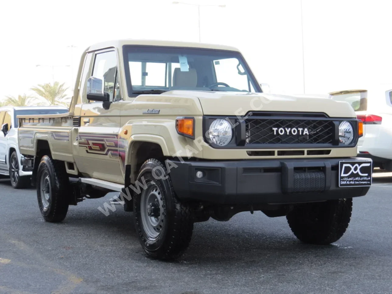 تويوتا  لاند كروزر  ال اكس  2024  عادي  8,000 كم  6 سلندر  دفع رباعي  بيكب  بيج