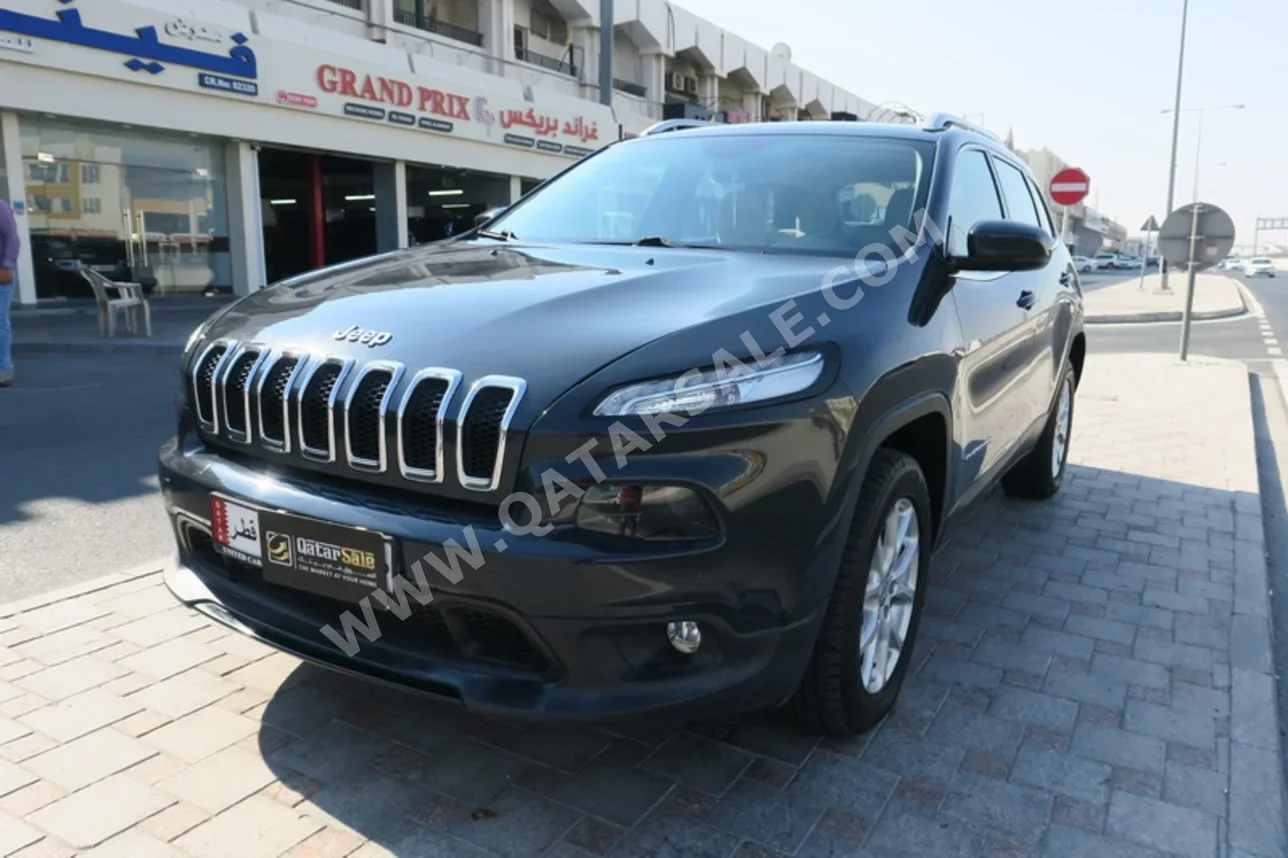 جييب  شيروكي  2017  اوتوماتيك  9,300 كم  6 سلندر  دفع رباعي  اس يو في  رمادي