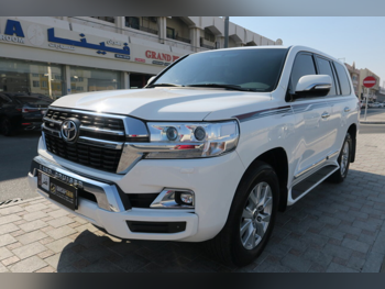 تويوتا  لاند كروزر  جي اكس ار  2021  اوتوماتيك  129,000 كم  8 سلندر  دفع رباعي  اس يو في  أبيض