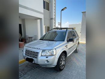 Land Rover  LR2  HSE  2010  Automatic  110,500 Km  6 Cylinder  Four Wheel Drive (4WD)  SUV  Silver