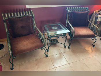 الأرائك والكنب والكراسي كرسيان بذراع واحد مع طاولة جانبية  - أخضر  - مع طاولة