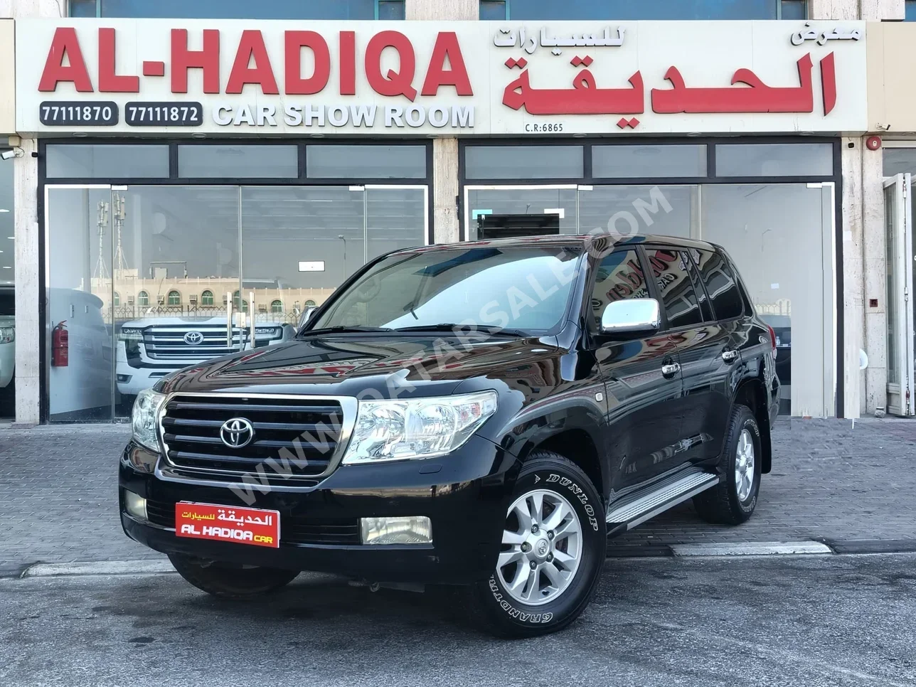 Toyota  Land Cruiser  GXR  2010  Automatic  294,000 Km  6 Cylinder  Four Wheel Drive (4WD)  SUV  Black
