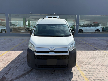 Toyota  Hiace  2022  Manual  128,000 Km  4 Cylinder  Rear Wheel Drive (RWD)  Van / Bus  White