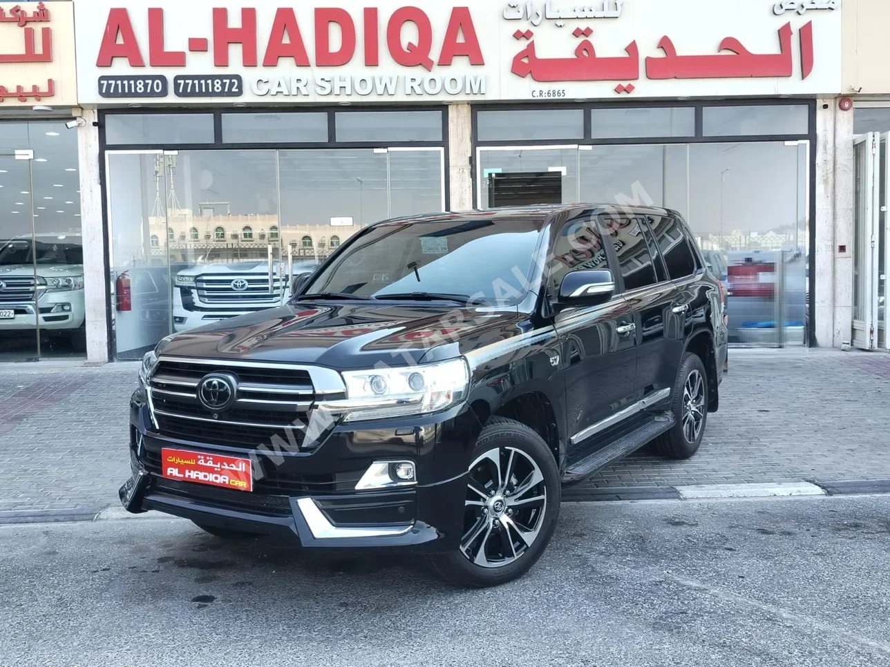 Toyota  Land Cruiser  GXR- Grand Touring  2020  Automatic  131,000 Km  8 Cylinder  Four Wheel Drive (4WD)  SUV  Black