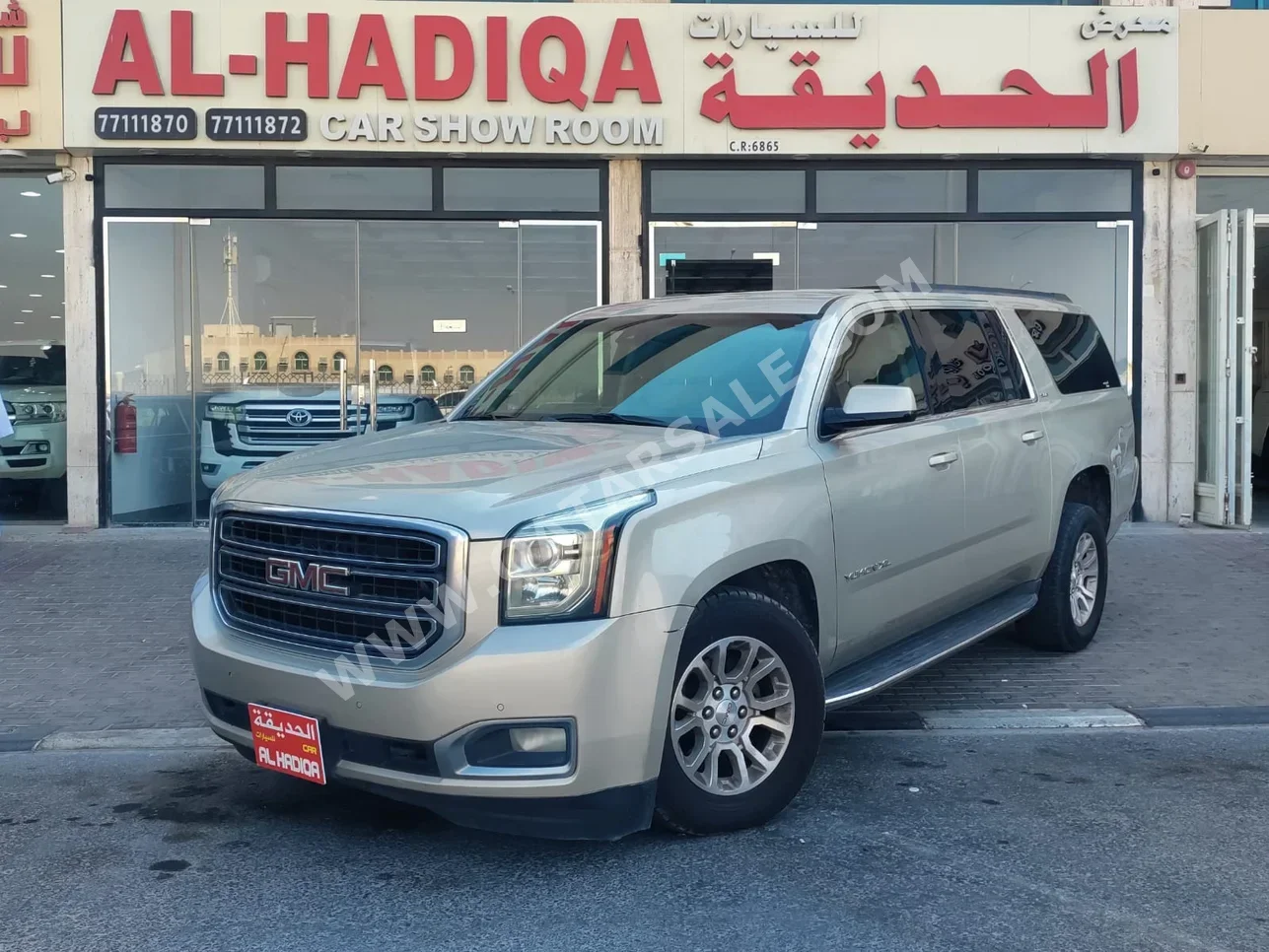 جي ام سي يوكون اس ال تي 2015 اوتوماتيك 75,000 كم 8 سلندر دفع رباعي اس يو في ذهبي