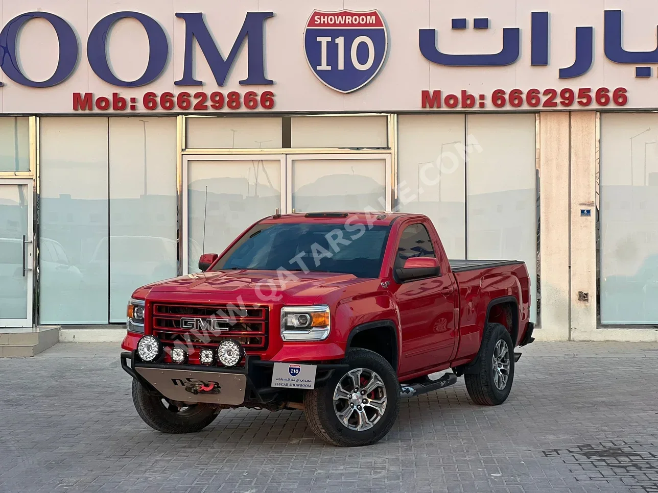 GMC  Sierra  1500  2015  Automatic  181,000 Km  8 Cylinder  Four Wheel Drive (4WD)  Pick Up  Red