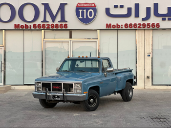 جي ام سي كلاسيك 1983 عادي 66,000 كم 8 سلندر دفع خلفي بيكب ازرق