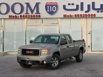 GMC  Sierra  SLE  2007  Automatic  410,000 Km  8 Cylinder  Four Wheel Drive (4WD)  Pick Up  Gray