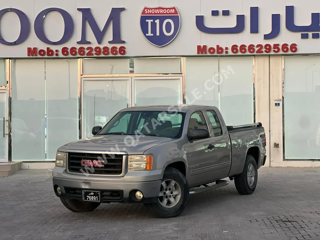 GMC  Sierra  SLE  2007  Automatic  410,000 Km  8 Cylinder  Four Wheel Drive (4WD)  Pick Up  Gray