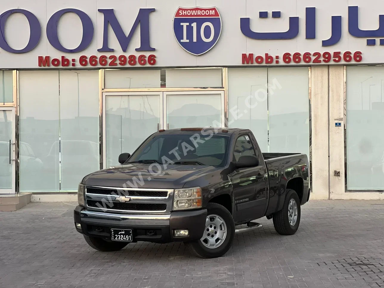 Chevrolet  Silverado  LT  2008  Automatic  297,000 Km  8 Cylinder  Four Wheel Drive (4WD)  Pick Up  Gray