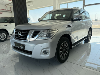 Nissan  Patrol  Platinum  2016  Automatic  164,000 Km  8 Cylinder  Four Wheel Drive (4WD)  SUV  Silver