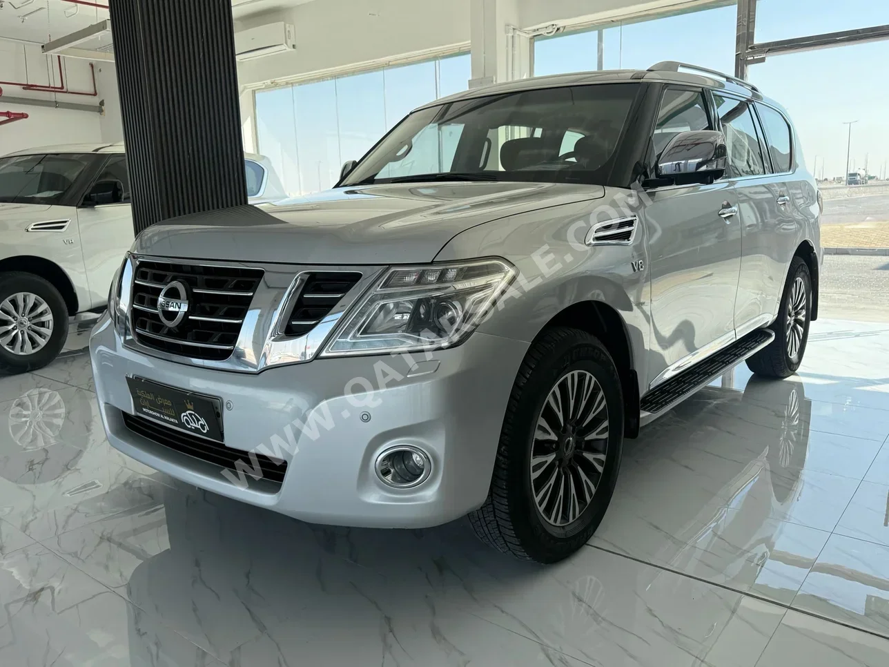 Nissan  Patrol  Platinum  2016  Automatic  164,000 Km  8 Cylinder  Four Wheel Drive (4WD)  SUV  Silver