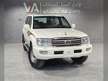 تويوتا  لاند كروزر  في اكس ار  2007  عادي  389,000 كم  8 سلندر  دفع رباعي  اس يو في  أبيض