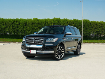 لنكولن نافيكيتر بريزيدينشيال 2023 اوتوماتيك 25,000 كم 6 سلندر دفع رباعي اس يو في أسود تحت الضمان