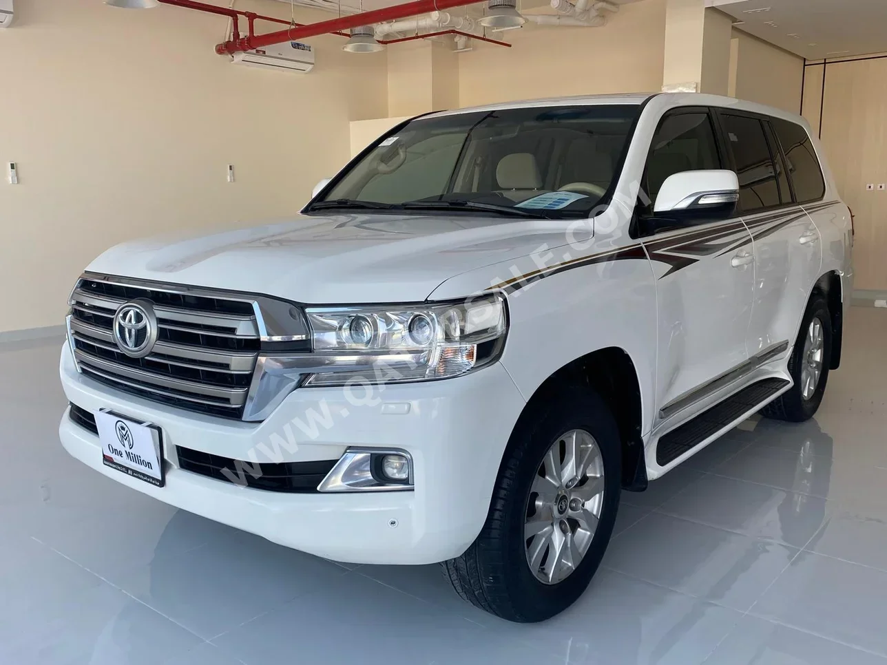 Toyota Land Cruiser GXR 2018 Automatic 145,000 Km 6 Cylinder Four Wheel Drive (4WD) SUV White