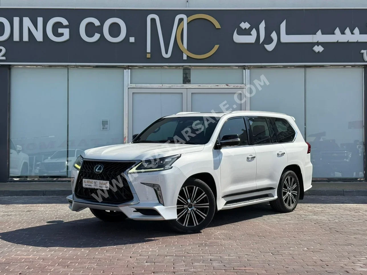 Lexus  LX  570 S  2017  Automatic  237,000 Km  8 Cylinder  Four Wheel Drive (4WD)  SUV  White