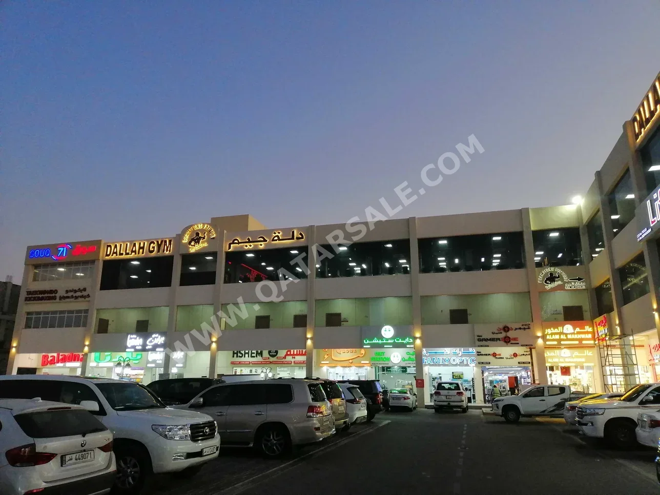 محلات تجارية - غير مفروشة - أم صلال للايجار