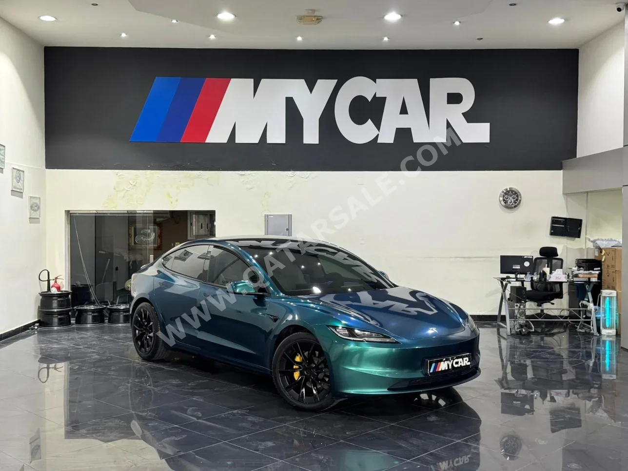 تسلا  مودل 3  2024  اوتوماتيك  49,000 كم  0 سلندر  دفع كلي مستمر  سيدان  أخضر  تحت الضمان