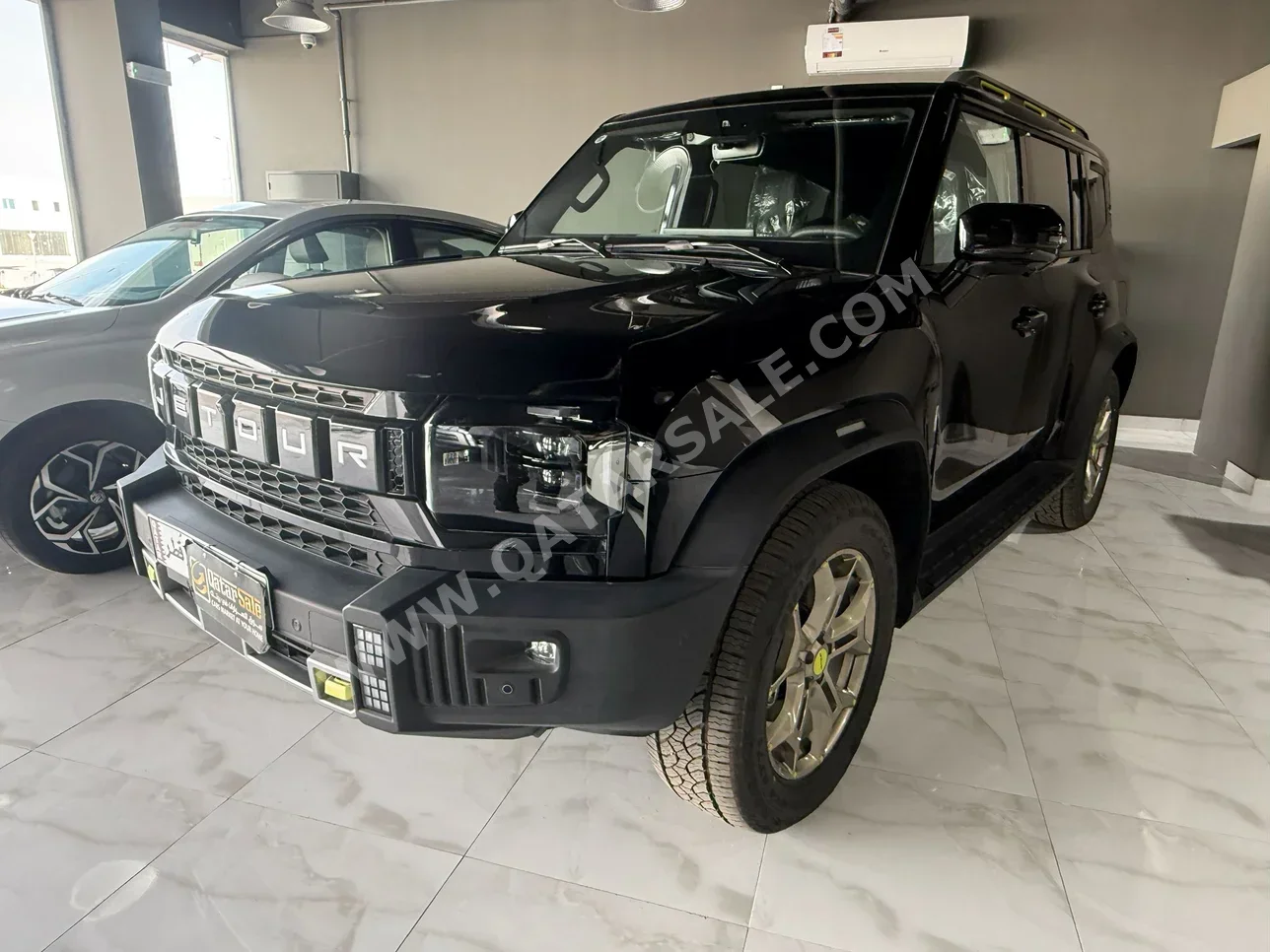 جيتور تي 2 2025 اوتوماتيك 0 كم 4 سلندر دفع رباعي اس يو في أسود