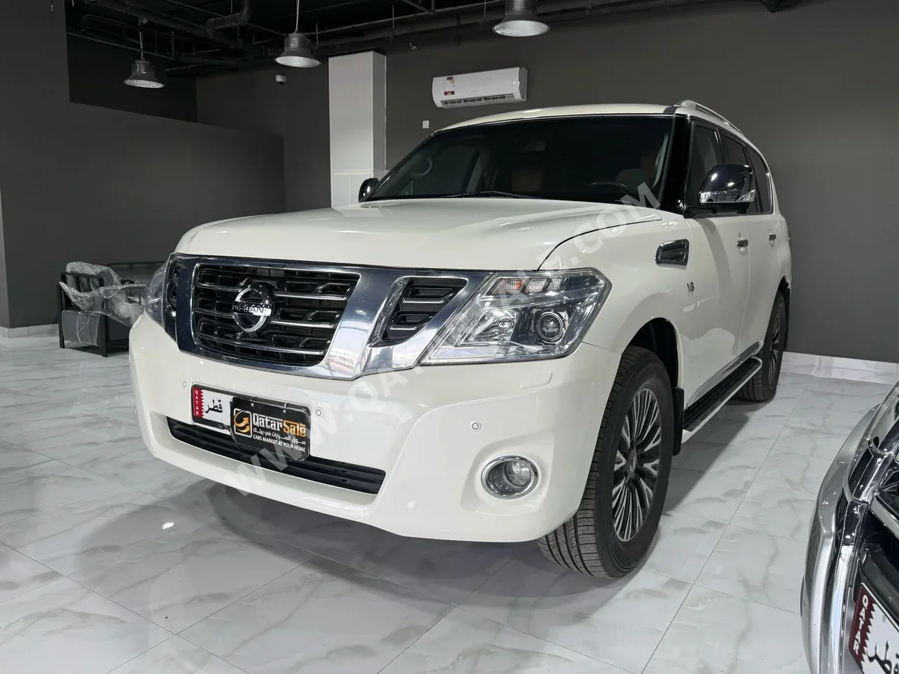 نيسان  باترول  بلاتنيوم  2016  اوتوماتيك  113,163 كم  8 سلندر  دفع رباعي  اس يو في  أبيض