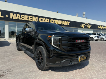 GMC  Sierra  Elevation  2024  Automatic  61,000 Km  8 Cylinder  Four Wheel Drive (4WD)  Pick Up  Black  With Warranty