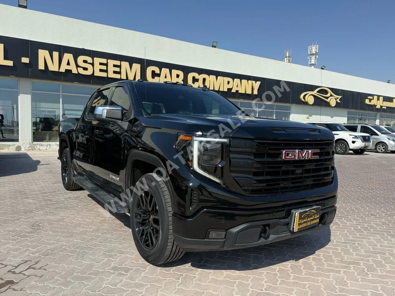 جي ام سي  سييرا  اليفيشن  2024  اوتوماتيك  61,000 كم  8 سلندر  دفع رباعي  بيكب  أسود  تحت الضمان