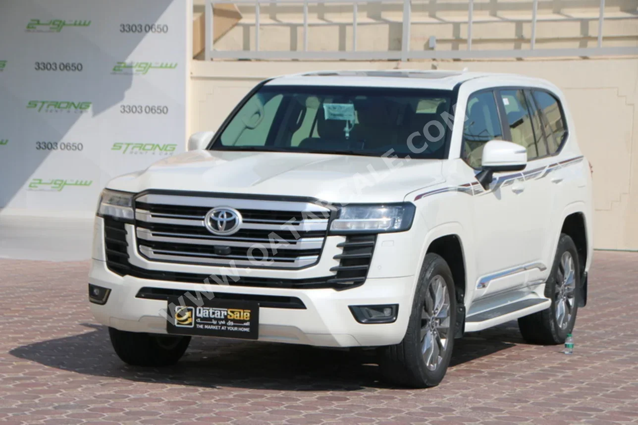 تويوتا  لاند كروزر  جي اكس ار توين توربو  2023  اوتوماتيك  165,000 كم  6 سلندر  دفع رباعي  اس يو في  أبيض