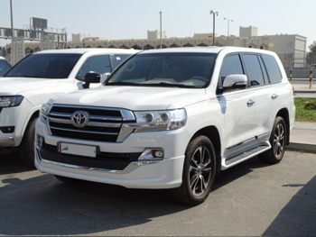 تويوتا لاند كروزر جي اكس ار 2019 اوتوماتيك 190,000 كم 8 سلندر دفع رباعي اس يو في أبيض