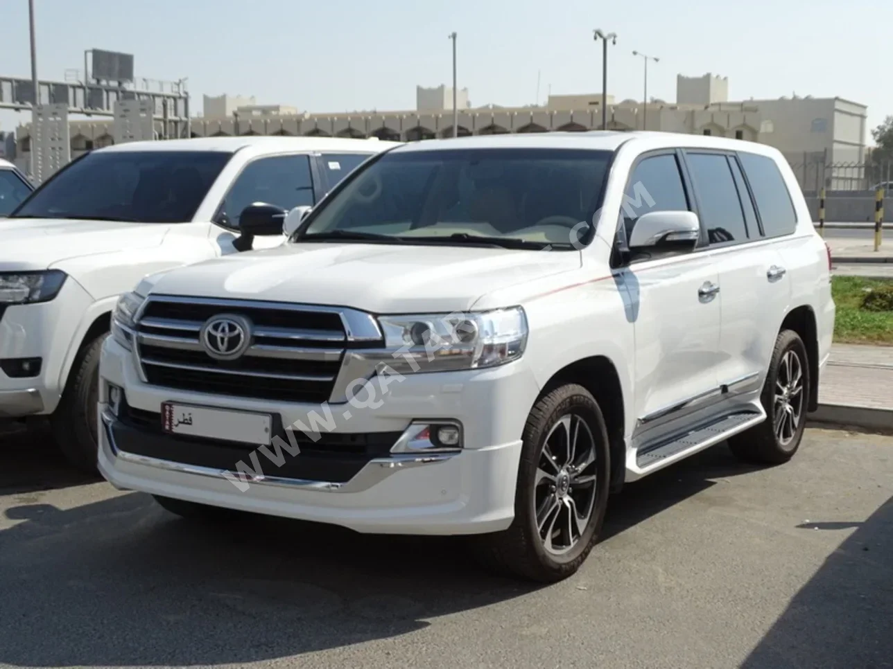 تويوتا  لاند كروزر  جي اكس ار  2019  اوتوماتيك  190,000 كم  8 سلندر  دفع رباعي  اس يو في  أبيض