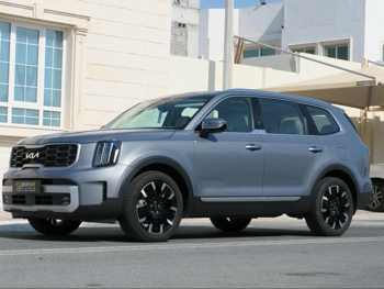 كيا تيليرويد 2025 اوتوماتيك 8,000 كم 6 سلندر دفع رباعي اس يو في رمادي تحت الضمان