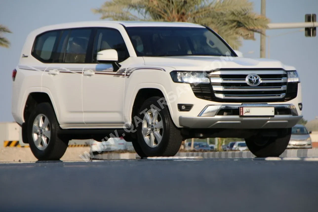تويوتا  لاند كروزر  جي اكس ار توين توربو  2022  اوتوماتيك  124,000 كم  6 سلندر  دفع رباعي  اس يو في  أبيض