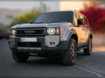 تويوتا برادو فيرست اديشن 2024 اوتوماتيك 46,000 كم 4 سلندر دفع رباعي اس يو في بيج ميتالك تحت الضمان