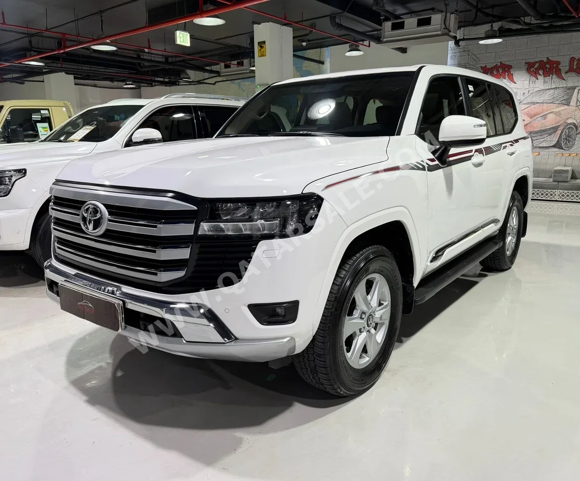 Toyota  Land Cruiser  GXR  2025  Automatic  29,000 Km  6 Cylinder  All Wheel Drive (AWD)  SUV  White  With Warranty