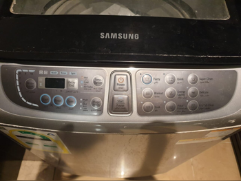 غسالة ملابس & الكل في واحد سامسونج \ غسالة تحميل علوي اللون الرمادي