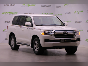 تويوتا  لاند كروزر  جي اكس ار  2020  اوتوماتيك  195,000 كم  6 سلندر  دفع رباعي  اس يو في  أبيض