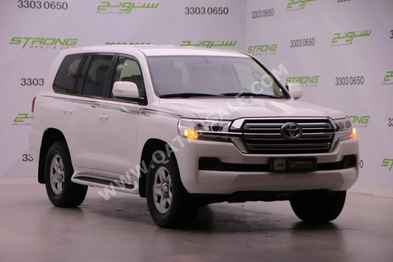 تويوتا لاند كروزر جي اكس ار 2020 اوتوماتيك 195,000 كم 6 سلندر دفع رباعي اس يو في أبيض