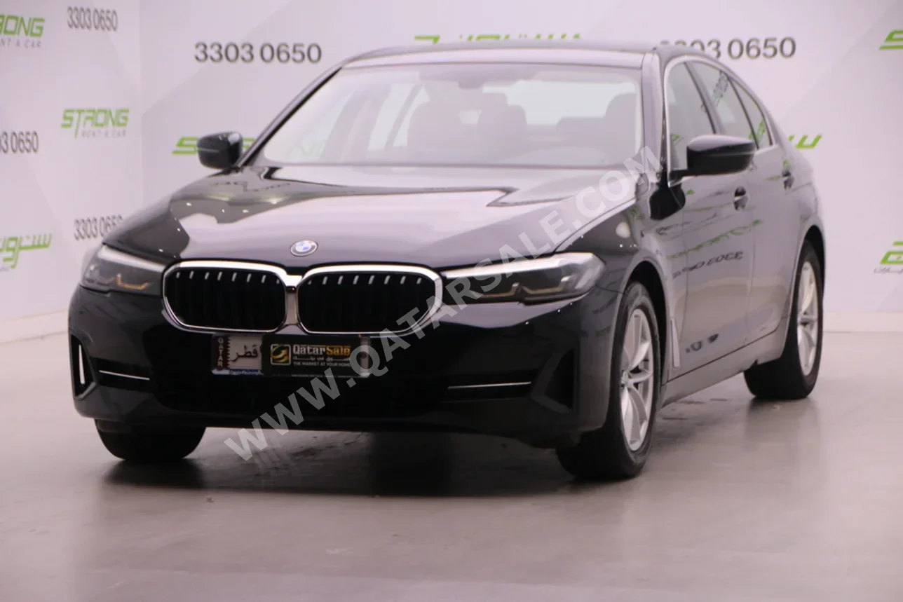 بي ام دبليو  الفئة - الخامسة  520i  2023  اوتوماتيك  142,000 كم  4 سلندر  دفع خلفي  سيدان  أسود