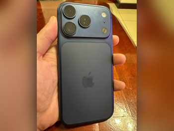 Mobile Phones Apple  - Iphone 17  - Pro  - Blue  - 256 GB  - Under Warranty