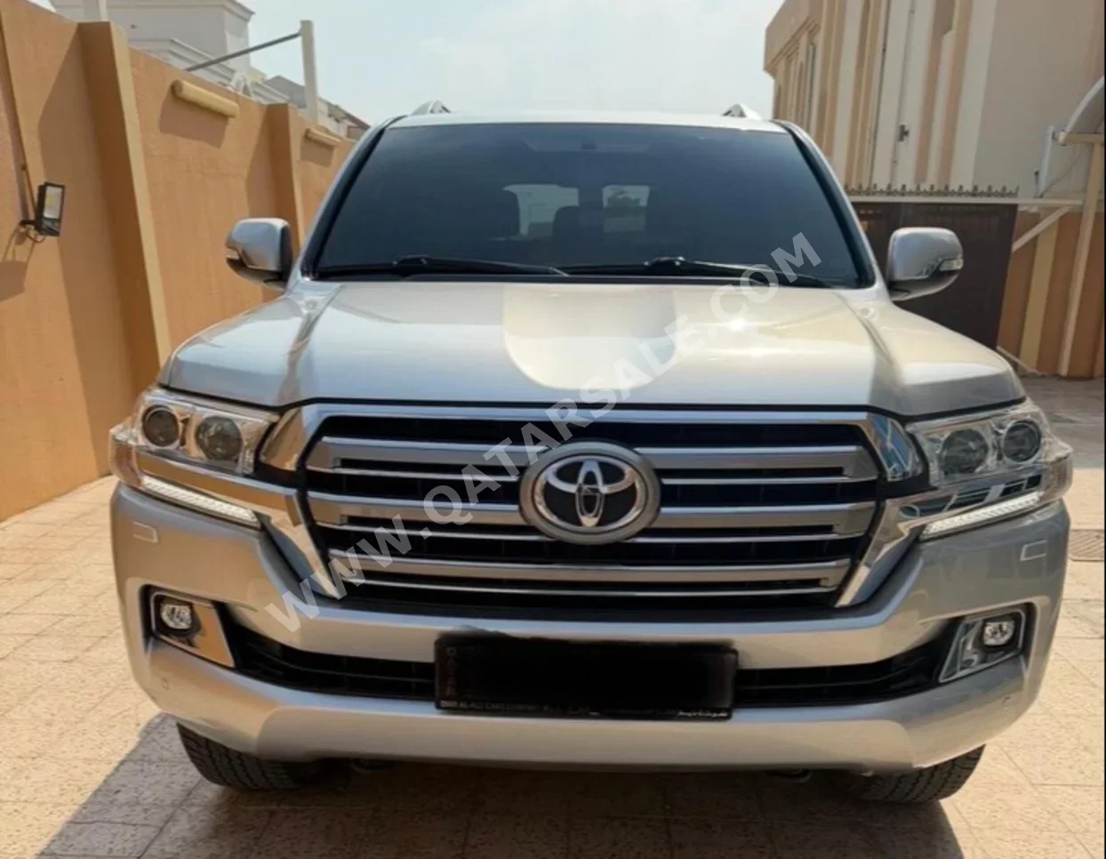 تويوتا لاند كروزر جي اكس ار 2021 اوتوماتيك 10,000 كم 6 سلندر دفع رباعي اس يو في رمادي تحت الضمان
