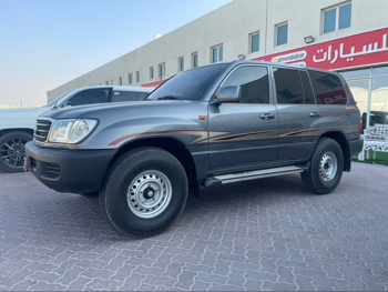 تويوتا  لاند كروزر  جي اكس  2001  عادي  265,000 كم  6 سلندر  دفع رباعي  اس يو في  رمادي