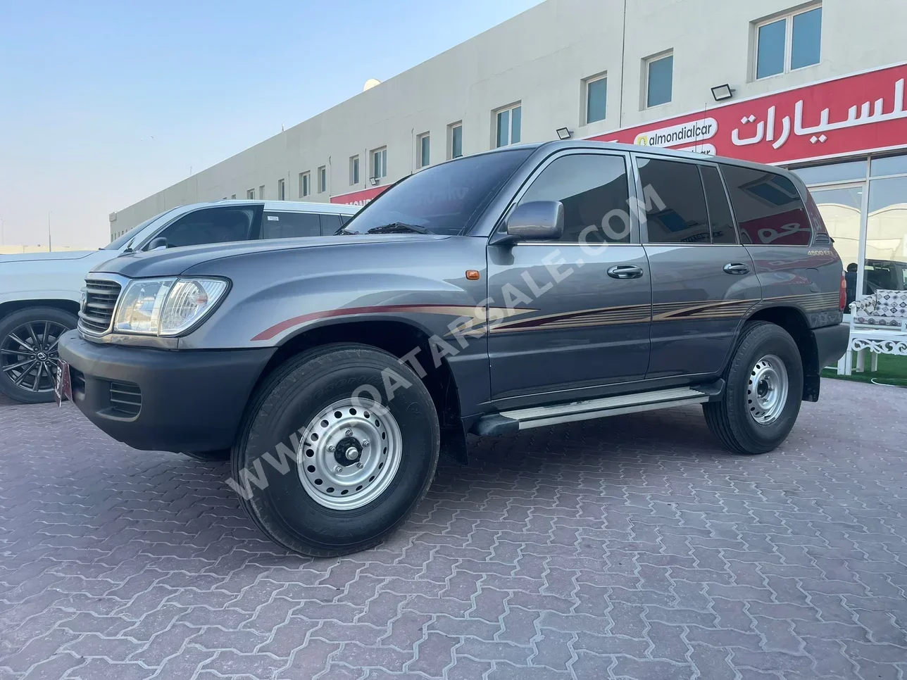 Toyota  Land Cruiser  GX  2001  Manual  265,000 Km  6 Cylinder  Four Wheel Drive (4WD)  SUV  Gray