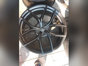 رنقات العجلات اودي  صلب \  20 بوصة  مطحون أسود  4  5