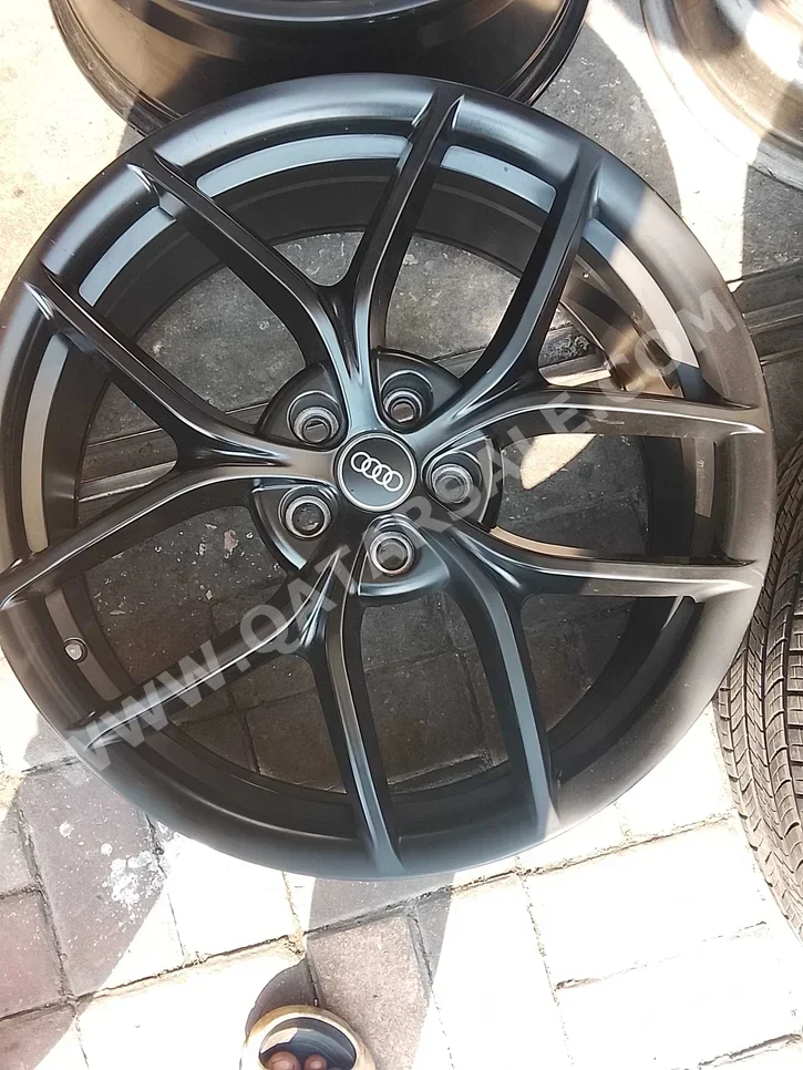 رنقات العجلات اودي  صلب \  20 بوصة  مطحون أسود  4  5