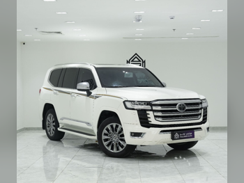 Toyota  Land Cruiser  VXR Twin Turbo  2024  Automatic  50,000 Km  6 Cylinder  Four Wheel Drive (4WD)  SUV  White  With Warranty