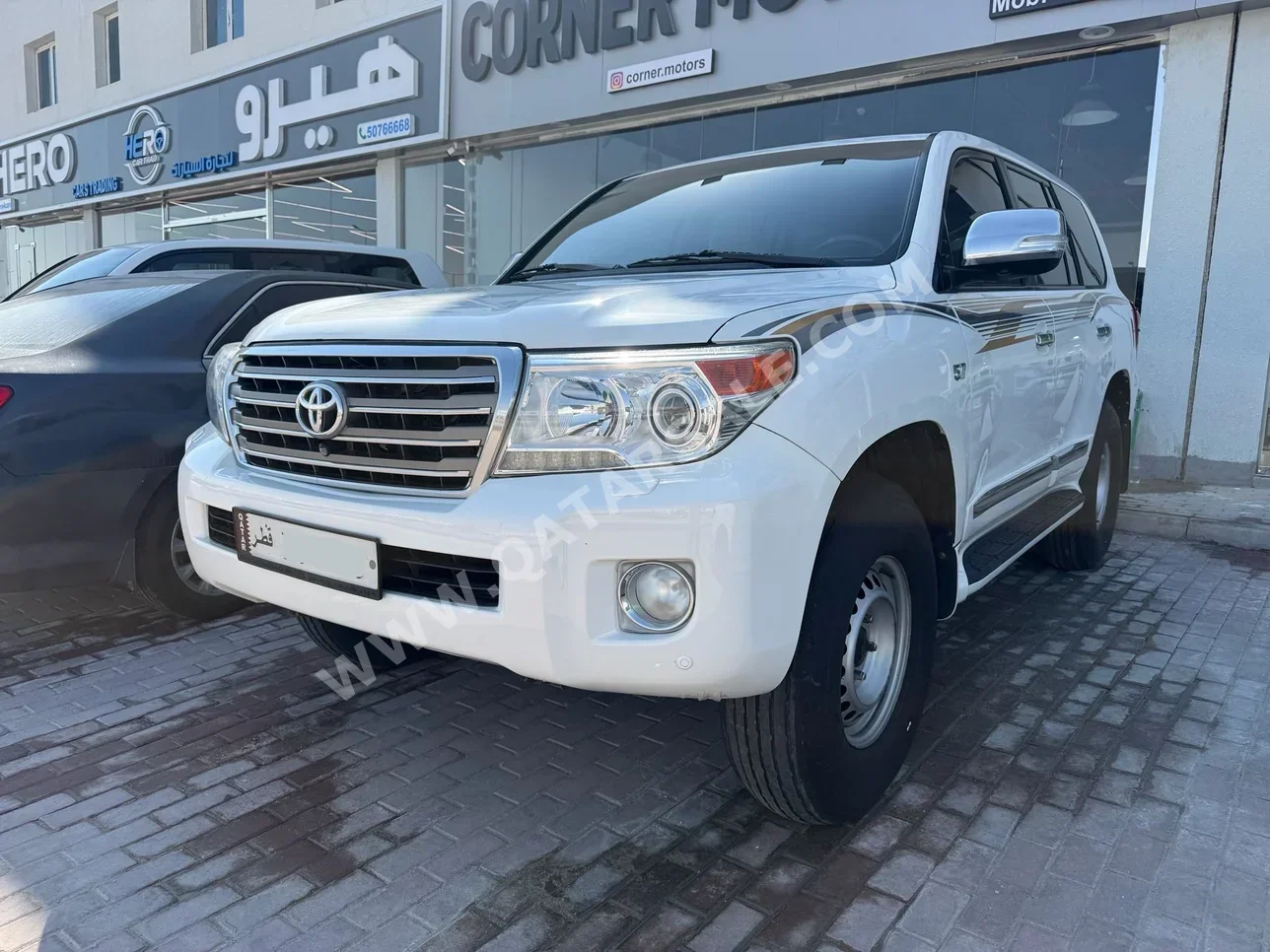 تويوتا  لاند كروزر  في اكس ار  2015  اوتوماتيك  515,000 كم  8 سلندر  دفع رباعي  اس يو في  أبيض