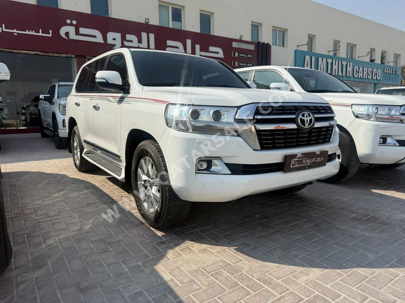 تويوتا  لاند كروزر  جي اكس ار  2018  اوتوماتيك  274,000 كم  8 سلندر  دفع رباعي  اس يو في  أبيض